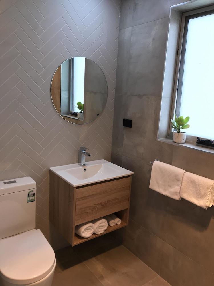 CBD Apartments Launceston - Bathroom