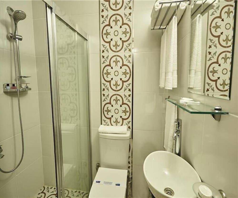 Melek Lara Butik Hotel - Bathroom