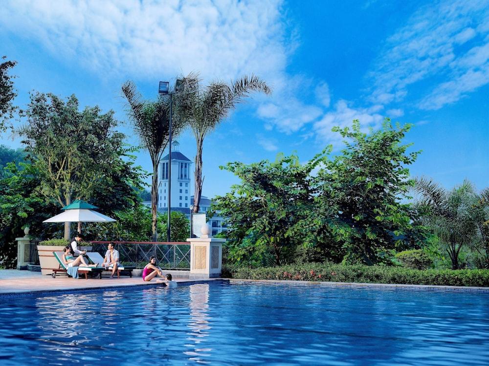 Mission Hills Resort Dongguan - Outdoor Pool