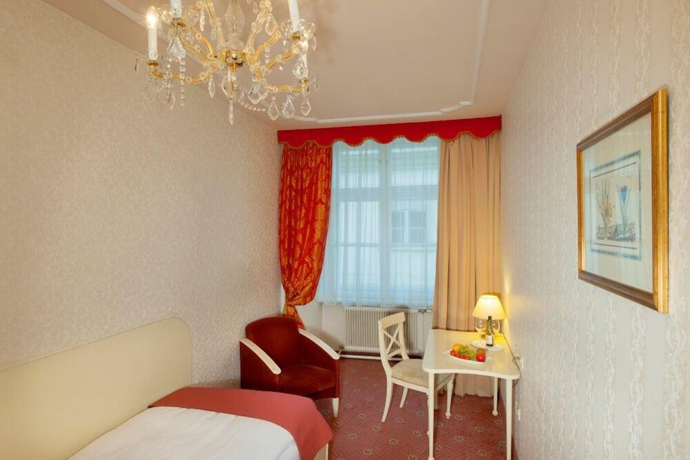 Pertschy Palais Hotel - Room