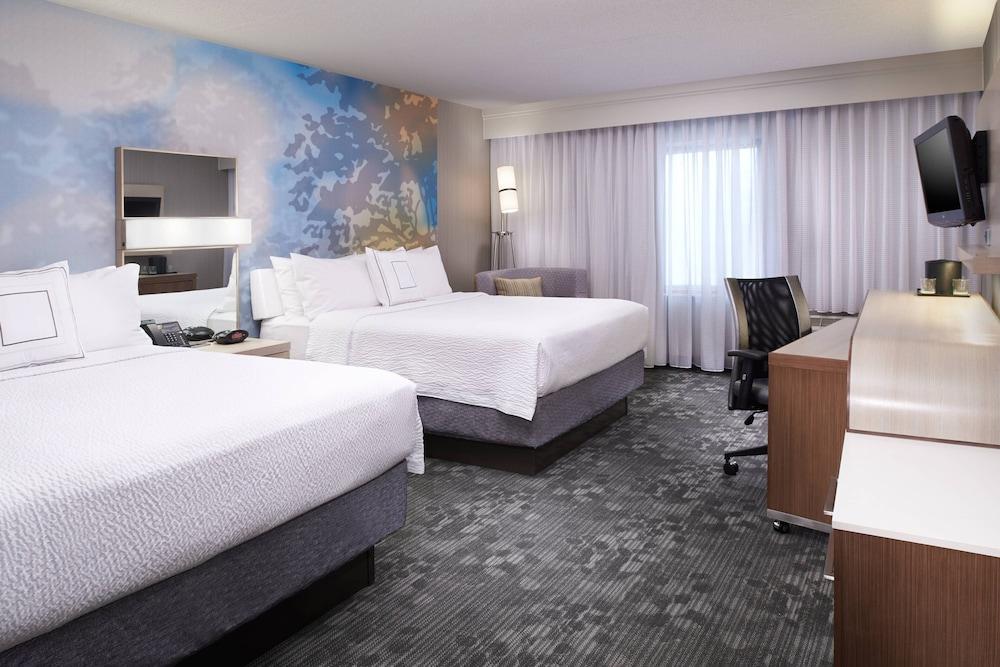 Courtyard by Marriott Cleveland Independence - Room