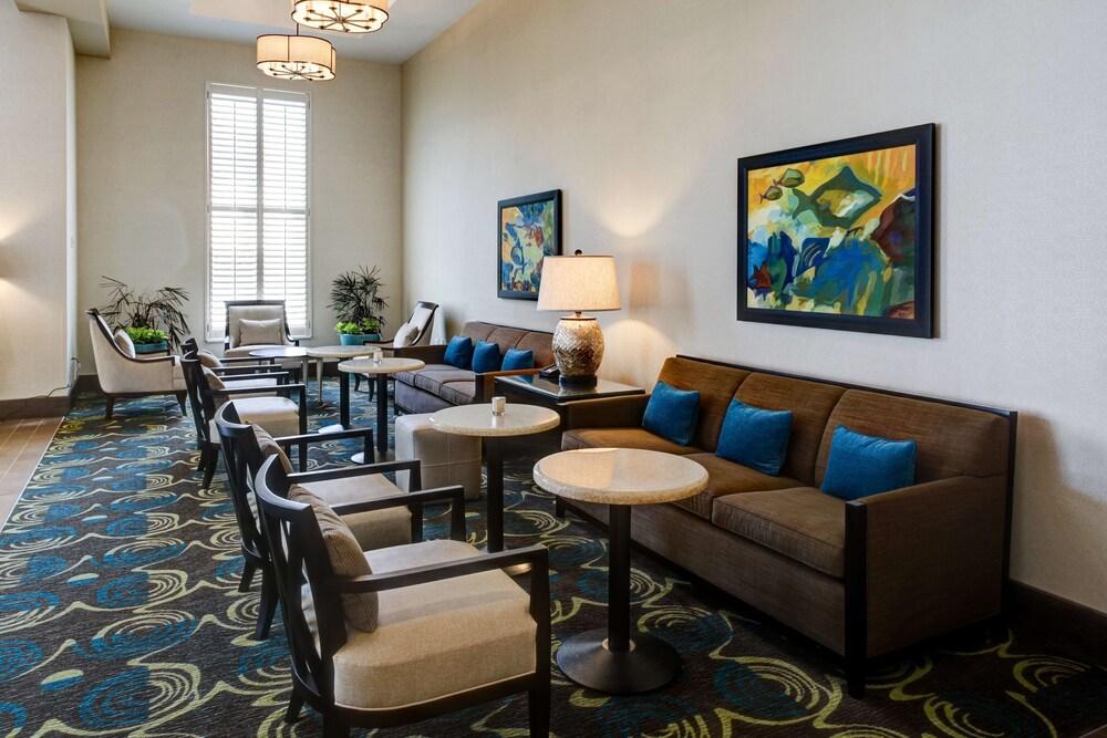 Hampton Inn & Suites Vero Beach Downtown - Lobby