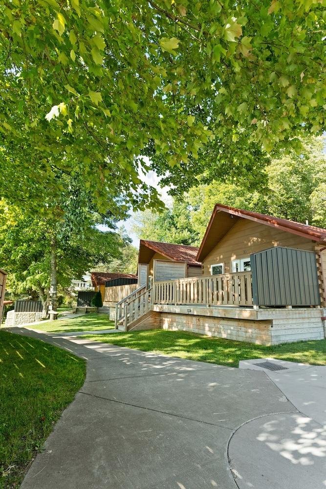 Edinboro Lake Resort Cabins - Exterior