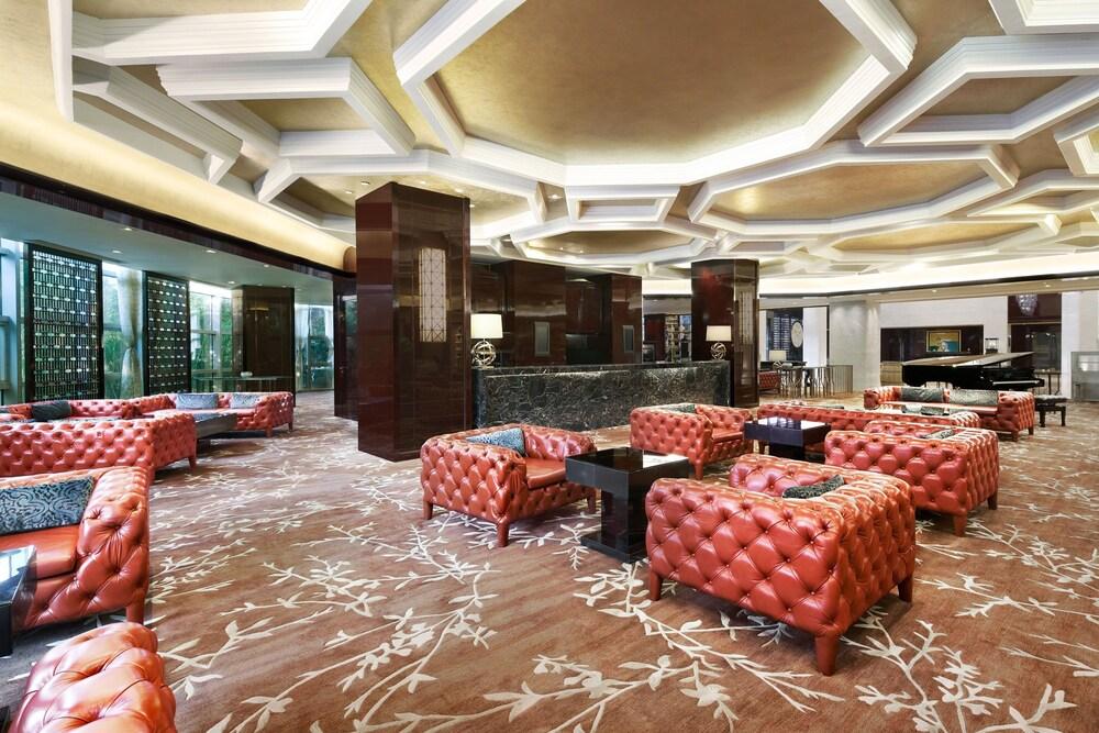 Sheraton Shanghai Waigaoqiao Hotel - Featured Image