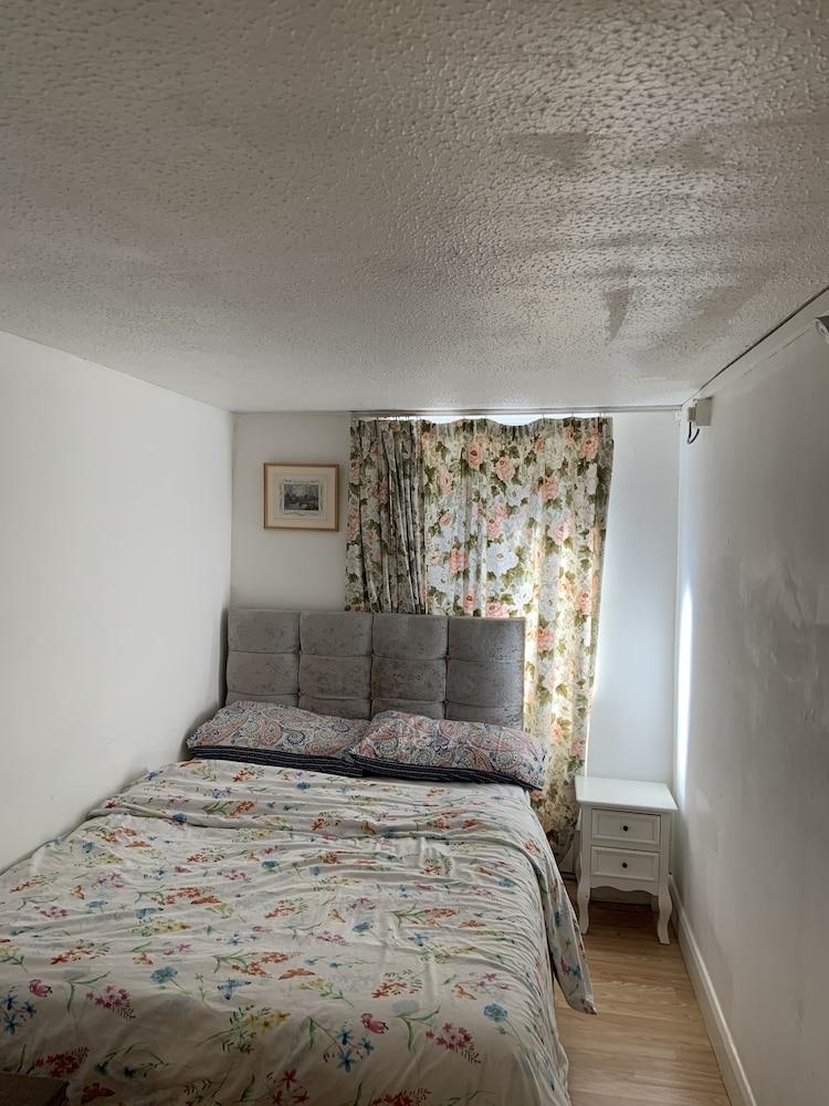 2bed Room Small Annex Furnished in High Wycombe - Room