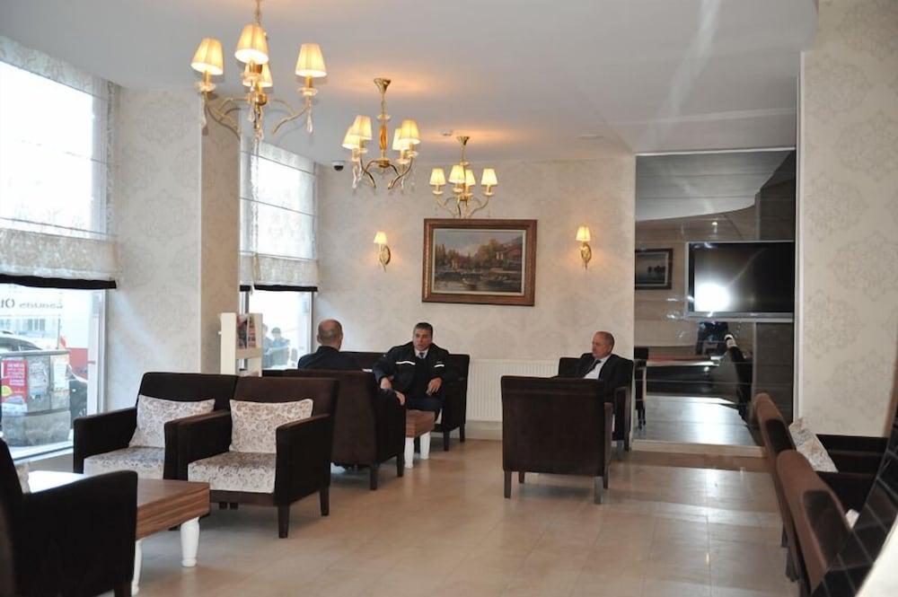 Esadas Hotel - Lobby Sitting Area