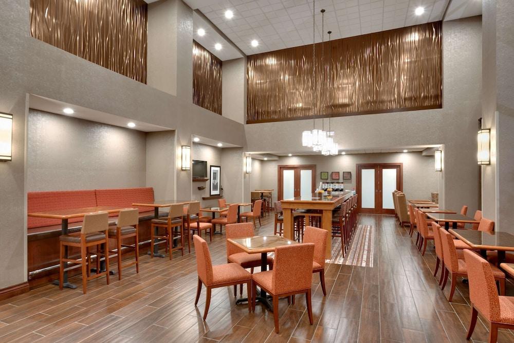 Hampton Inn & Suites Pocatello - Lobby