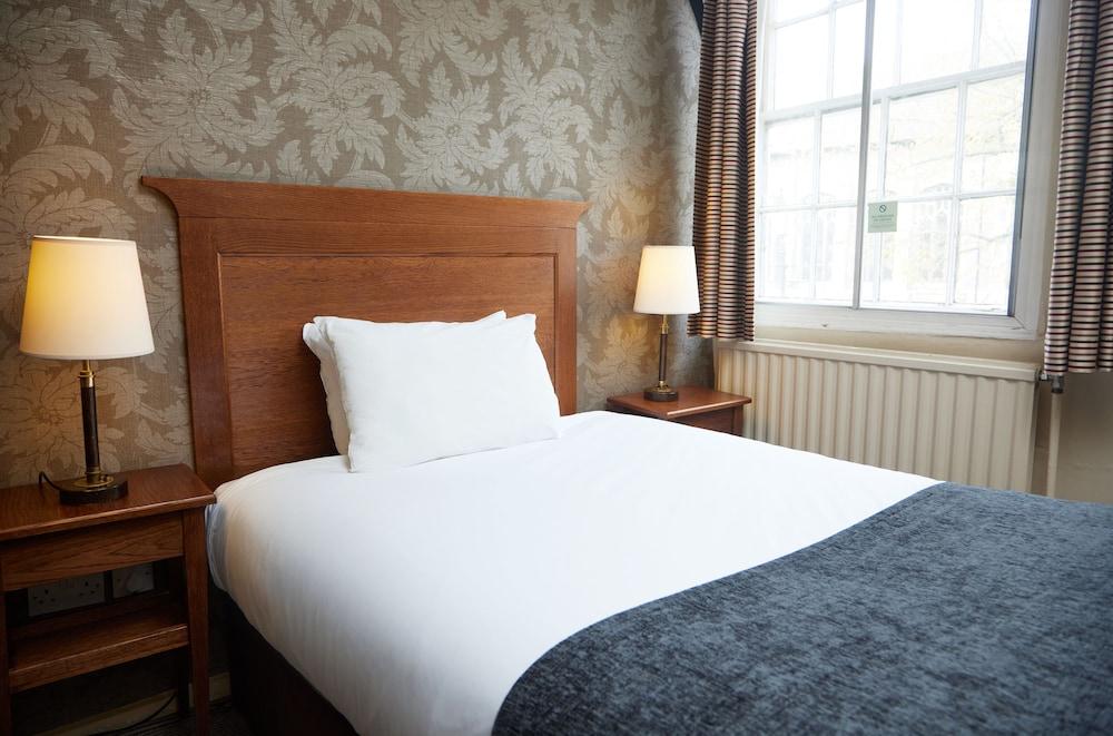 The Bell Hotel Thetford by Greene King Inns - Room