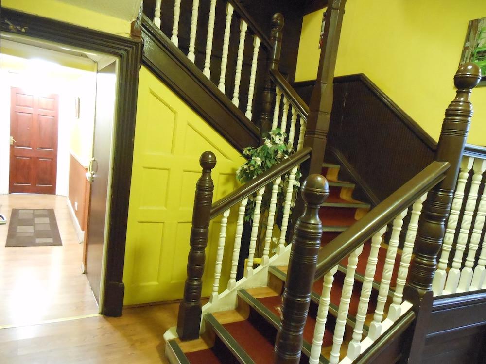 Travel Inn - Staircase