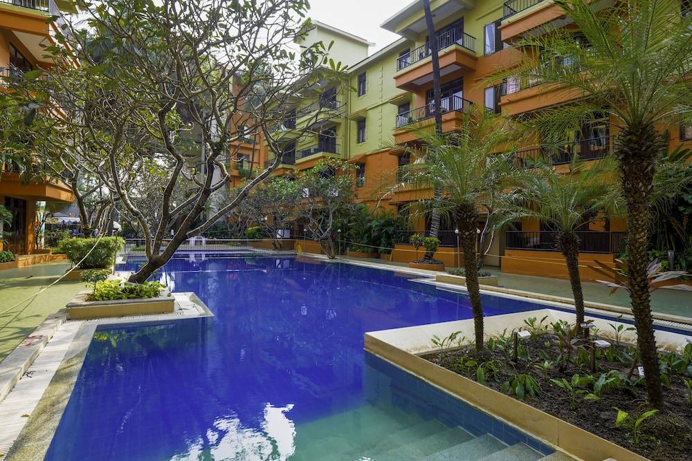 Neelam's The Grand Hotel Goa - Pool