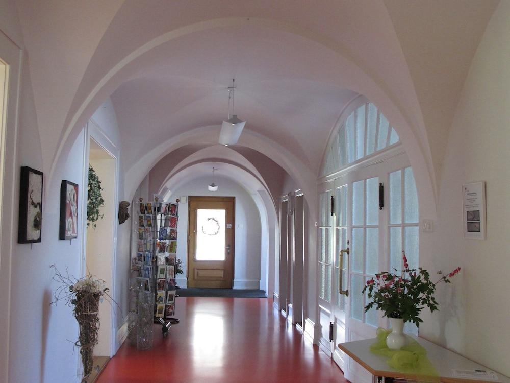 Bildungszentrum Burgbühl - Lobby