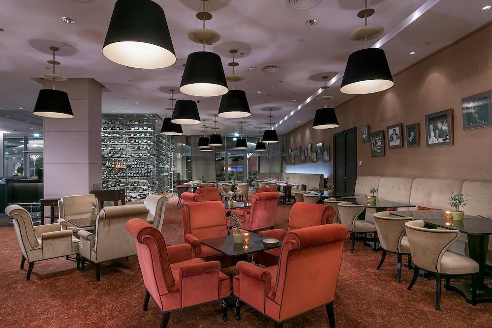 Grand Hotel River Park, a Luxury Collection Hotel Bratislava - Lobby Lounge