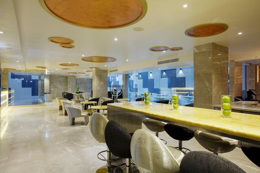 Centara Life Avenue Hotel Pattaya - Lobby Lounge