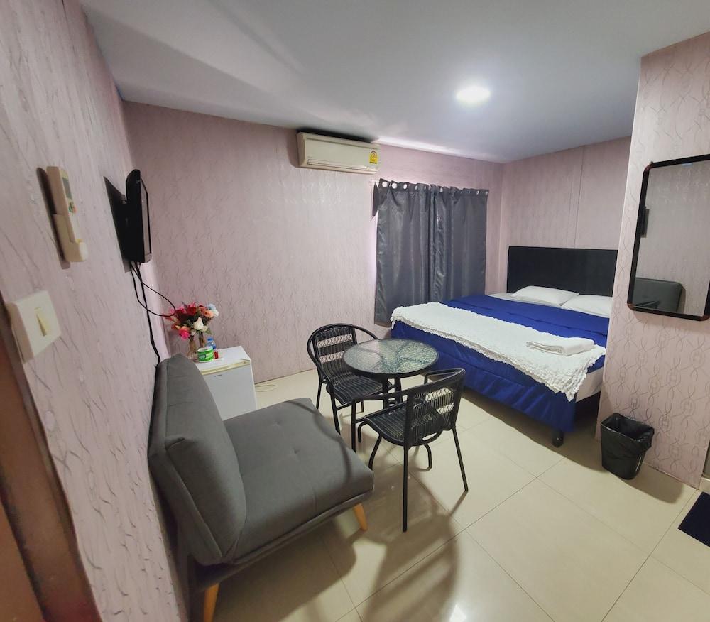 Uno Inn - Room