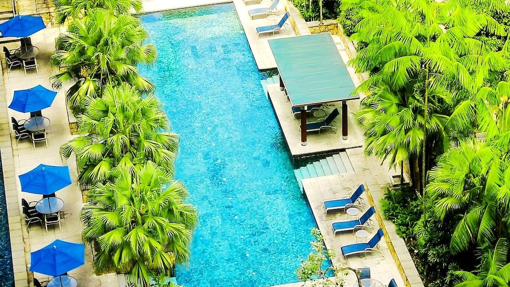 Amara Singapore - Outdoor Pool