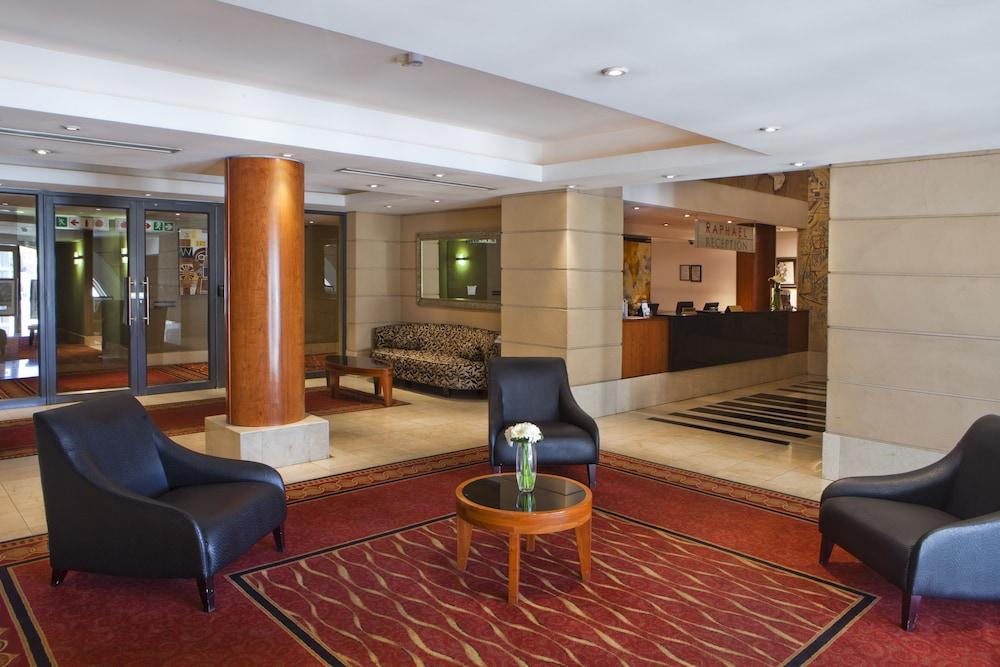 Raphael Penthouse Suites - Lobby Sitting Area