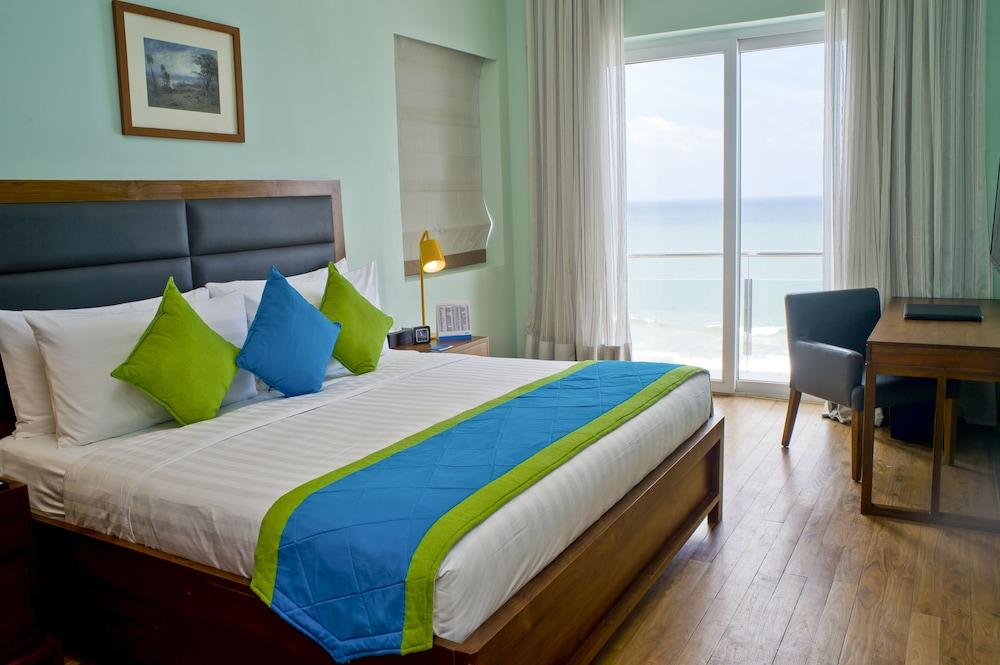 Ocean Edge Suites & Hotel Colombo - Room