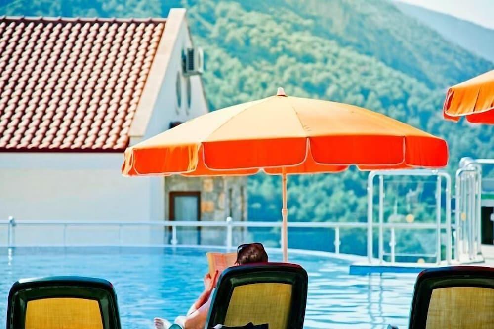 Golden Life Heights Deluxe Suite Hotel - Adults Only - Outdoor Pool