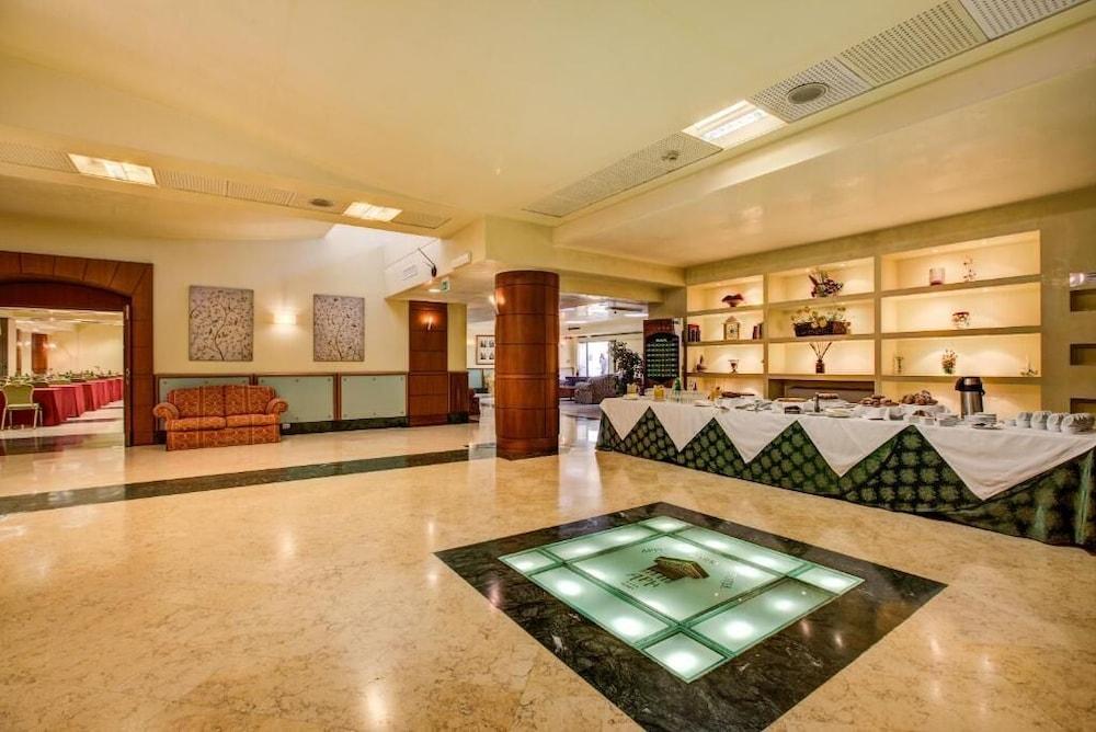 Appia Park Hotel - Lobby