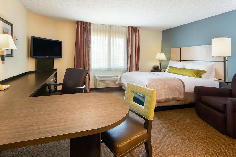 MainStay Suites Wichita Northeast - Room