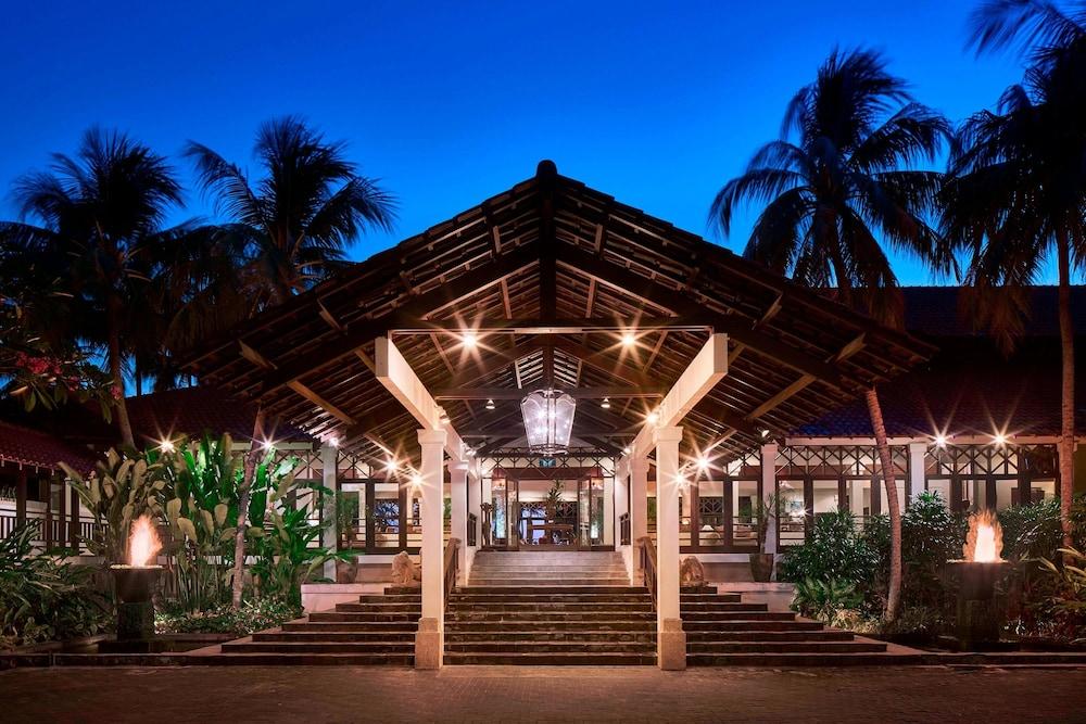 Sheraton Senggigi Beach Resort - Exterior