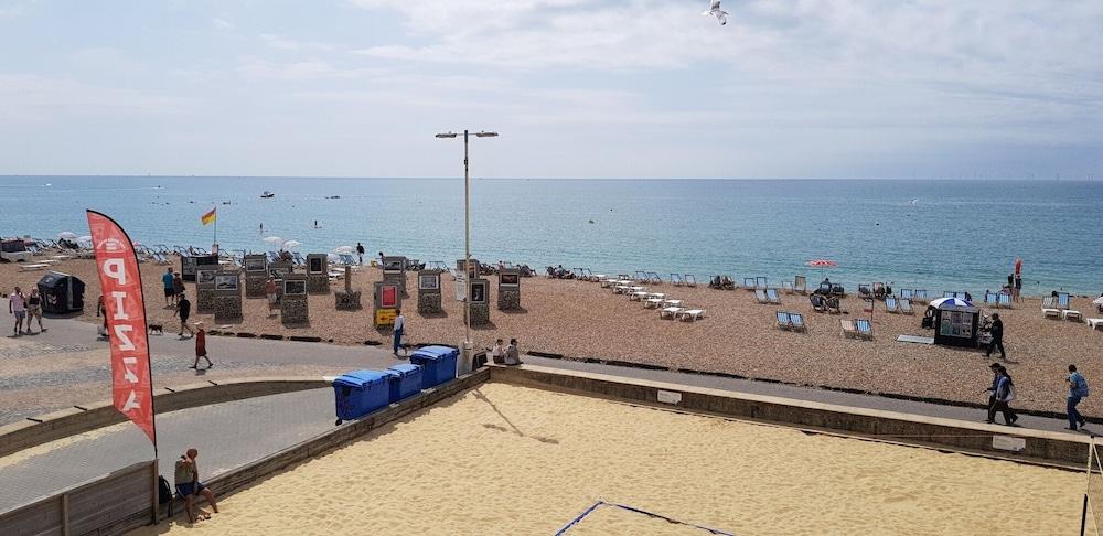 Atlantic Seafront Guest Accommodation - Beach