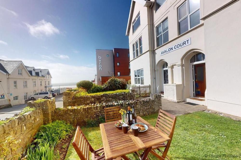 Woolacombe Hibiscus 2 Bedrooms - Featured Image