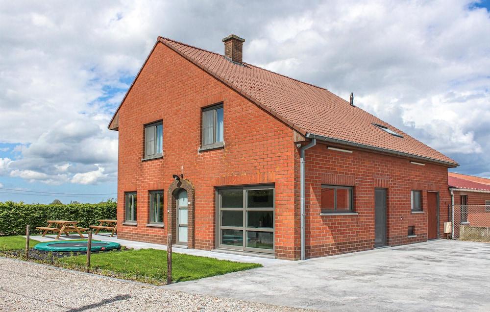 Beautiful Home in Oostkamp With 5 Bedrooms and Wifi - Exterior