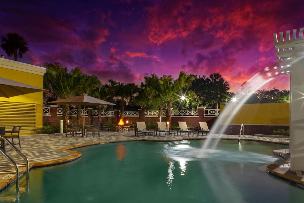 Courtyard by Marriott DeLand Historic Downtown - Waterslide