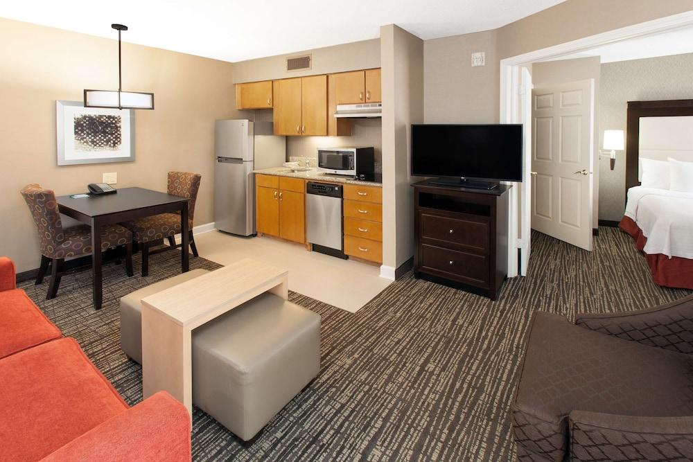 Homewood Suites by Hilton Indianapolis-Keystone Crossing - Featured Image