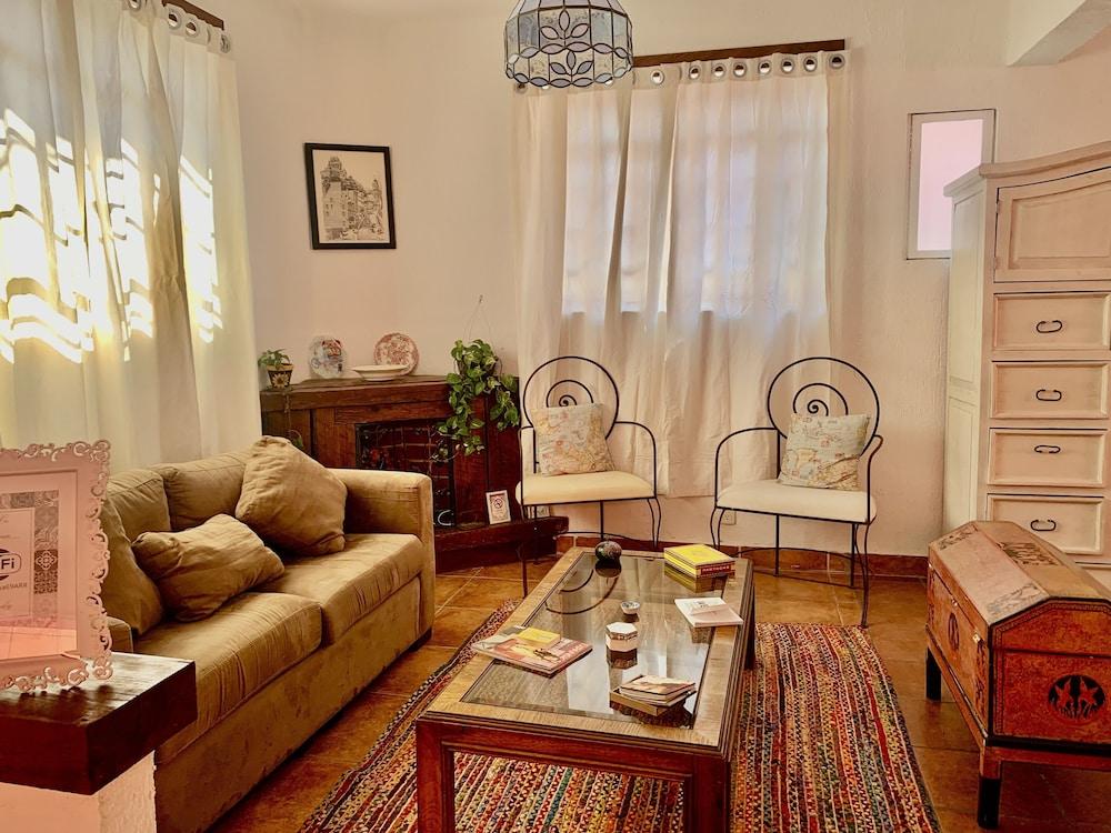Colonial Villa Coyoacan - Featured Image