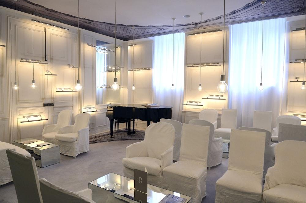 La Maison Champs Elysées - Lobby Sitting Area