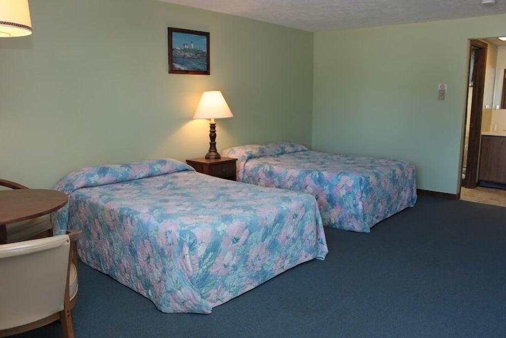 The Villager Motel - Room
