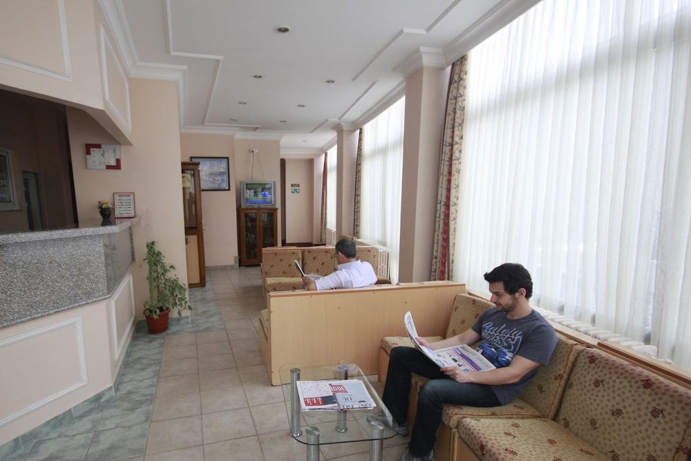Acikgoz Hotel - Lobby Sitting Area