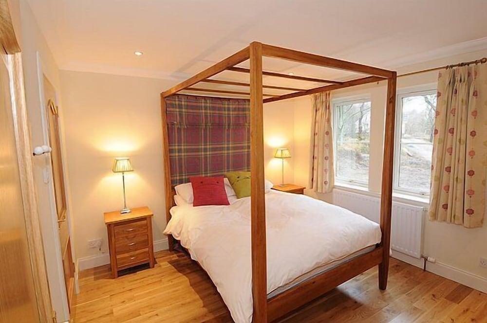 BCC Lochness Cottages - Room
