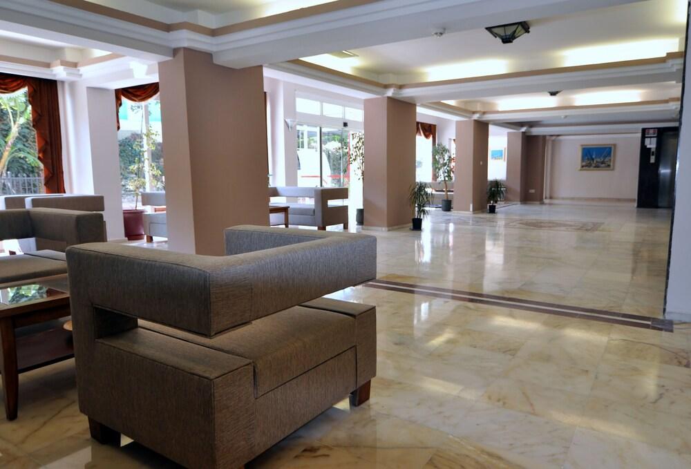 Surtel Hotel - Lobby Lounge