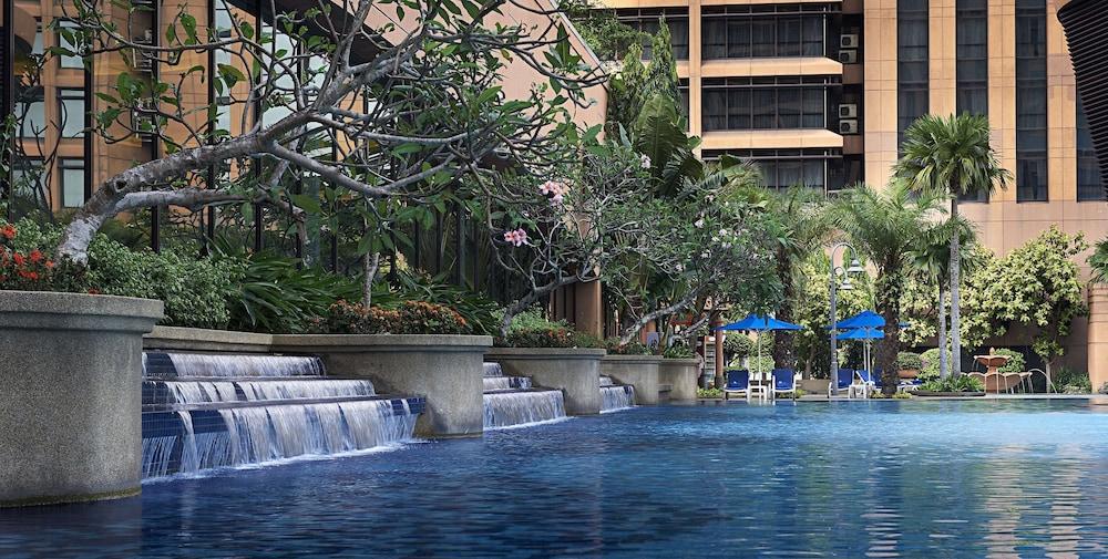 Berjaya Times Square Hotel, Kuala Lumpur - Outdoor Pool