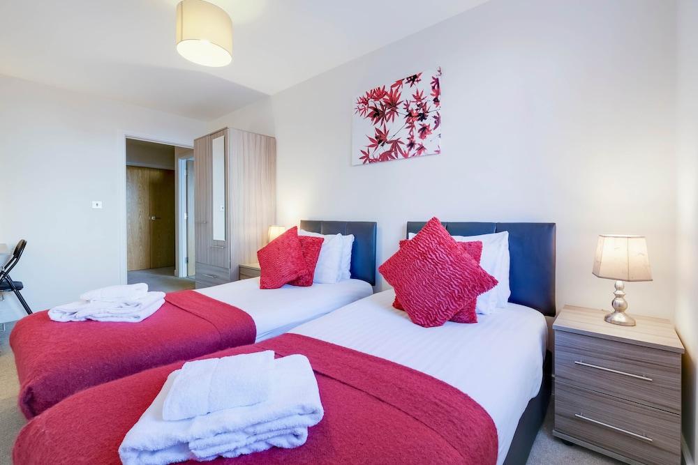 Alder House Serviced Apartment by Ferndale - Room