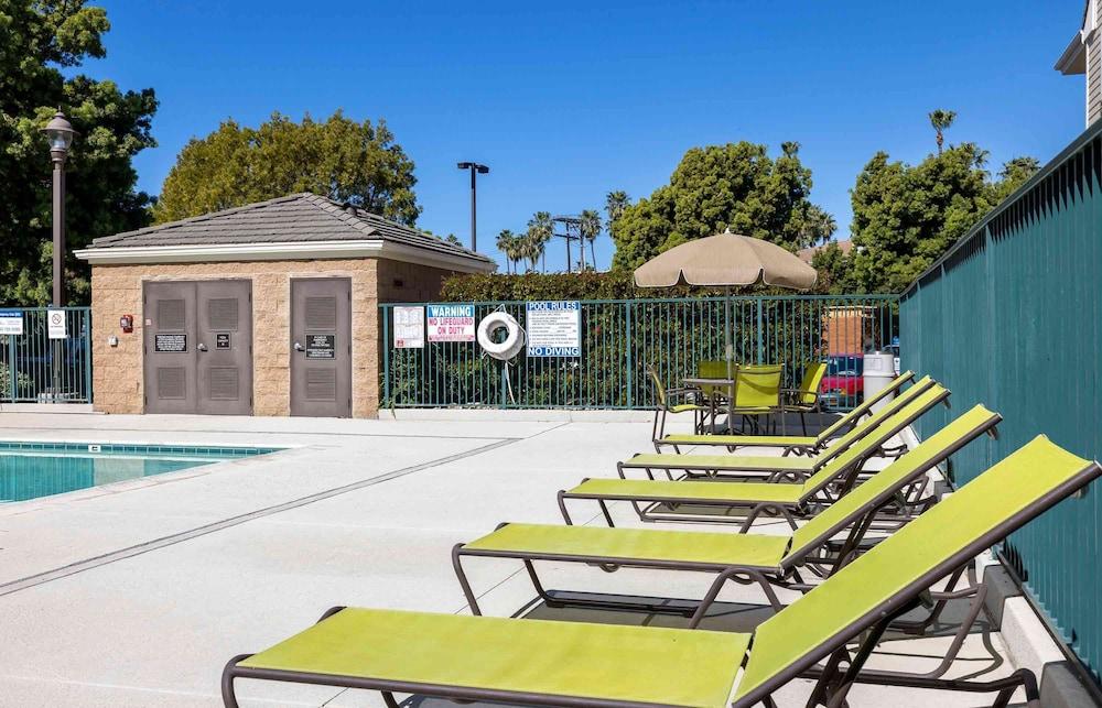 Extended Stay America Suites Carlsbad Village by the Sea - Waterslide