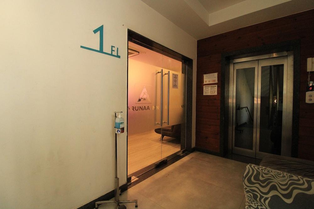 Arunaa Inn Airport Hotel, Chennai - Interior Entrance