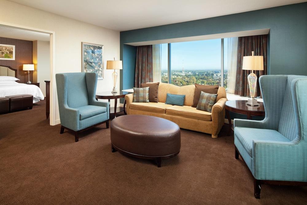 Sheraton Grand Sacramento Hotel - Room