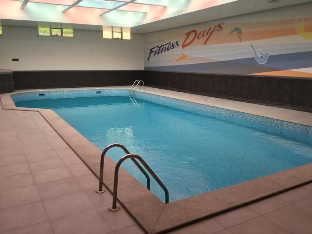 Executives Hotel Al Azizia - Pool