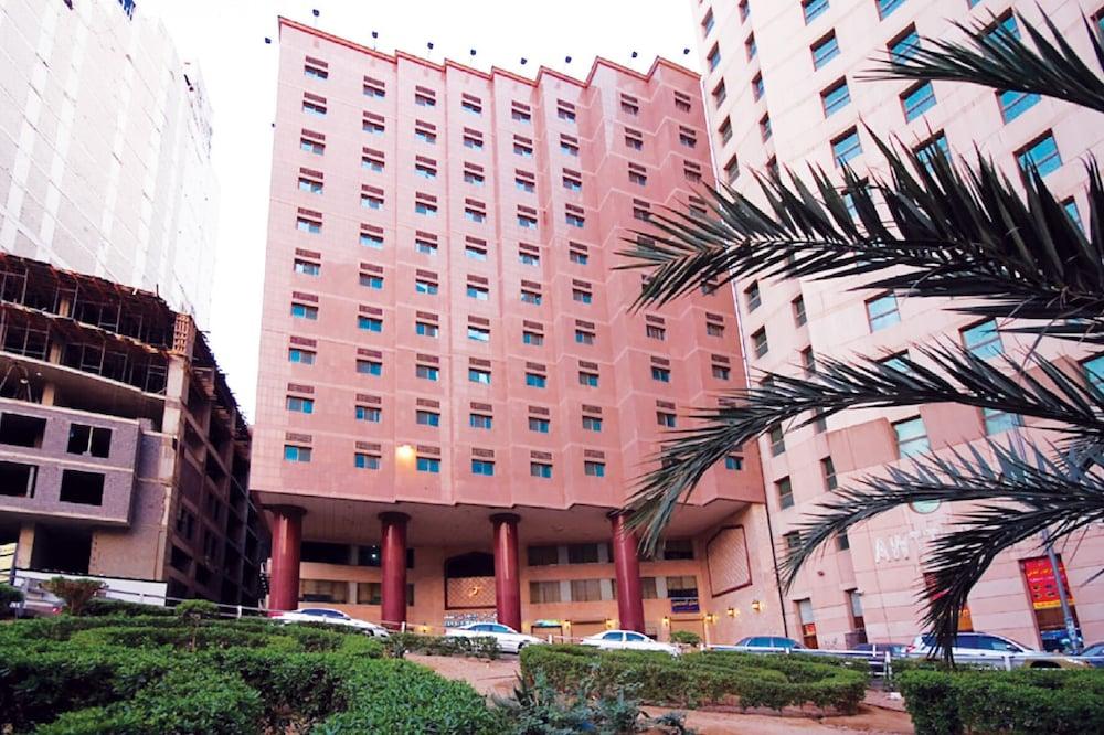 فندق دار الإيمان السود - Featured Image