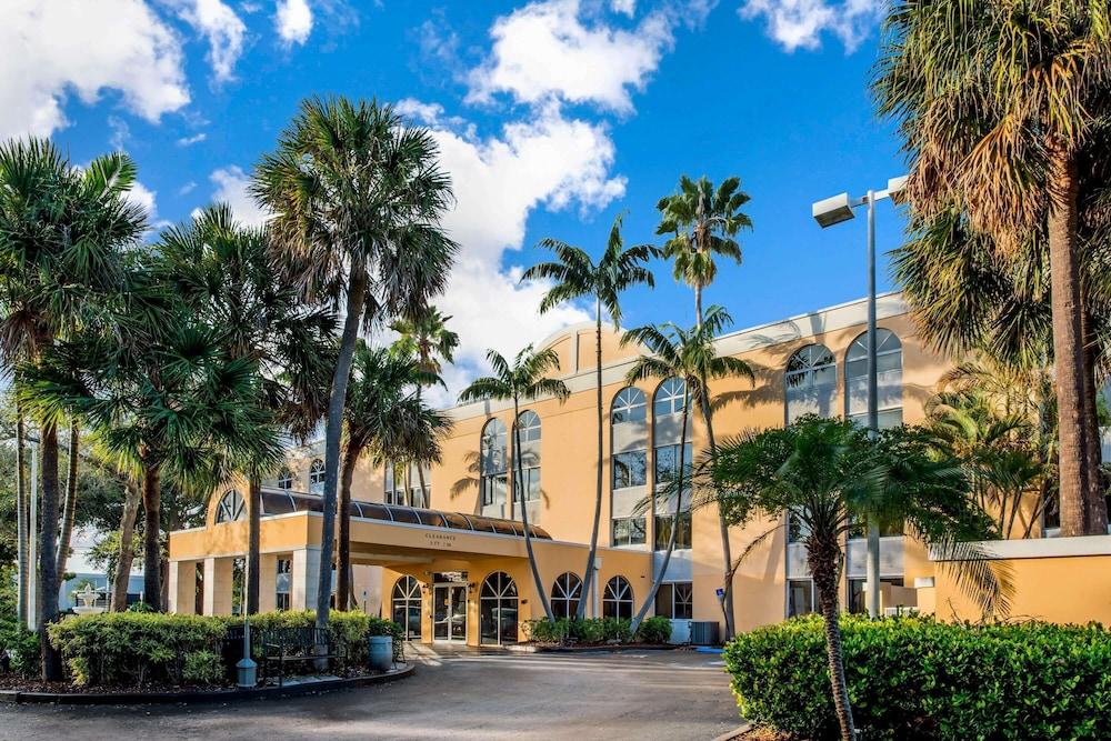 La Quinta Inn & Suites by Wyndham Fort Lauderdale Tamarac - Featured Image