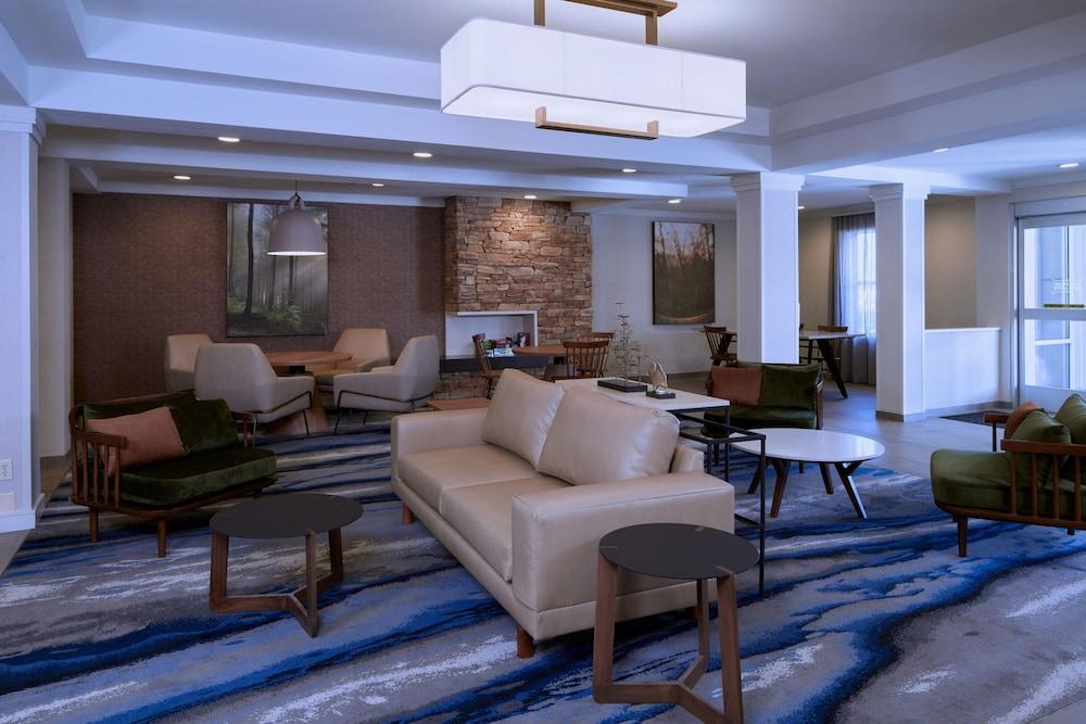 Fairfield Inn and Suites by Marriott San Bernardino - Lobby Lounge