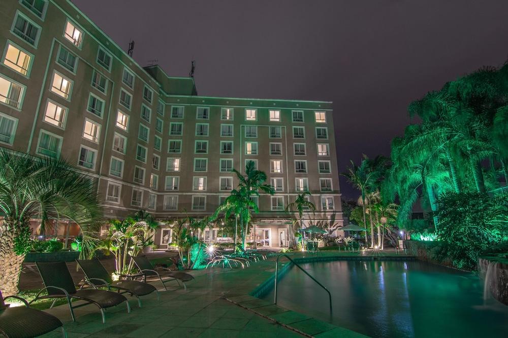 Hotel Deville Prime Porto Alegre - Pool