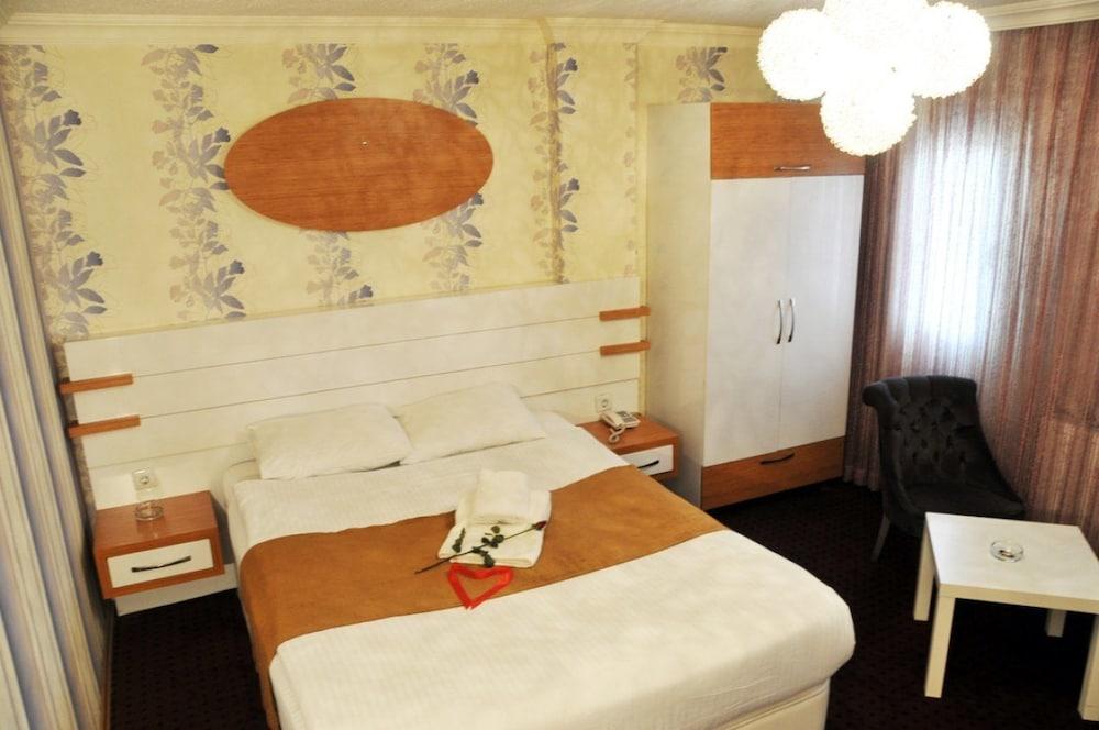 Strazburg Hotel - Featured Image
