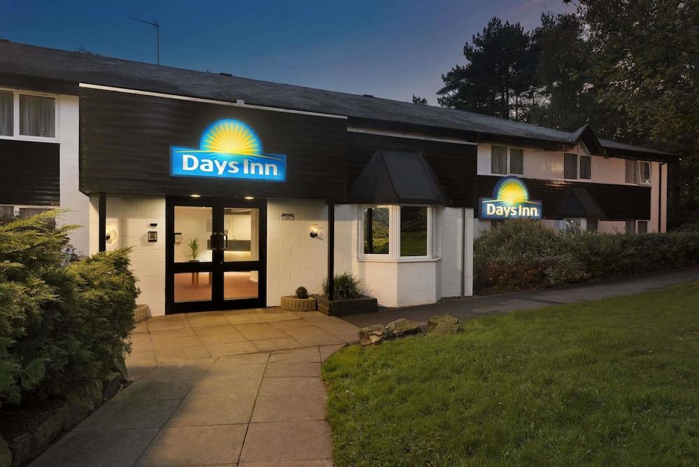 Days Inn by Wyndham Fleet M3 - Featured Image