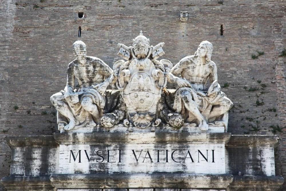 Vaticano84 - Exterior