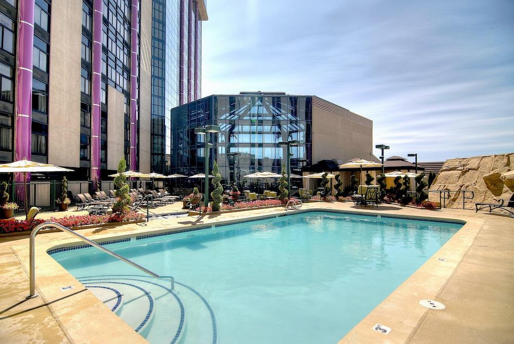 Atlantis Casino Resort Spa - Outdoor Pool